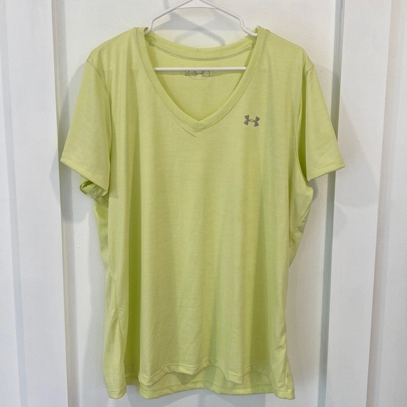 Under Armour Tops - UNDER ARMOUR v-neck short sleeve plus size workout shirt